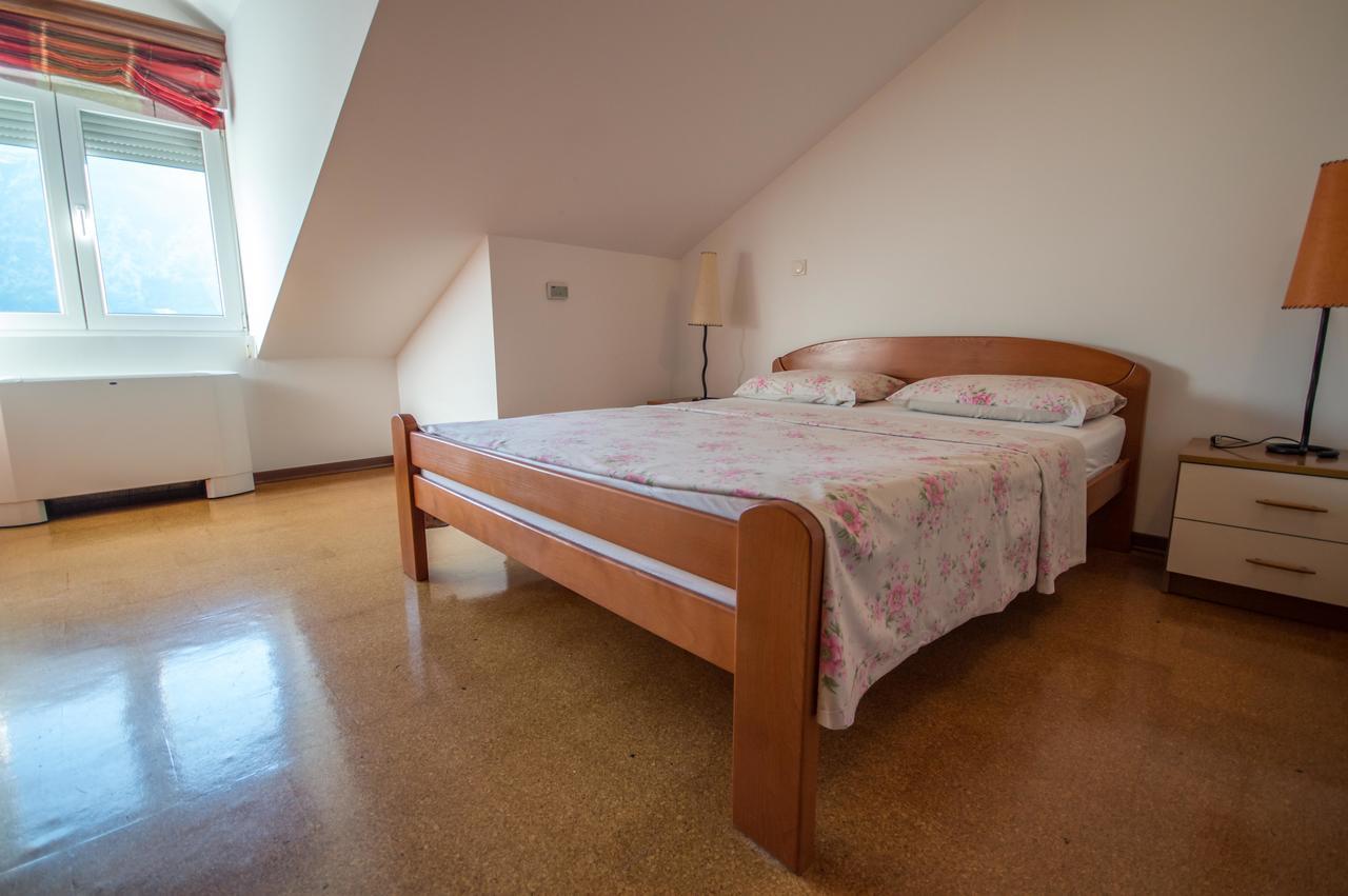 Apartment Kiwi Kotor Luaran gambar