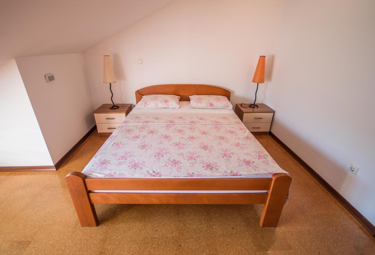 Apartment Kiwi Kotor Luaran gambar