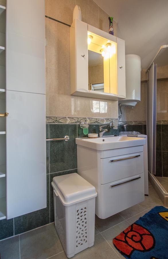 Apartment Kiwi Kotor Luaran gambar